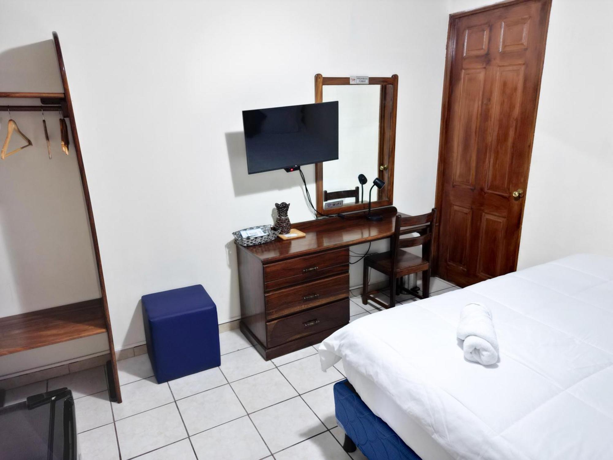 Hotel Suenos Сан-Сальвадор Экстерьер фото